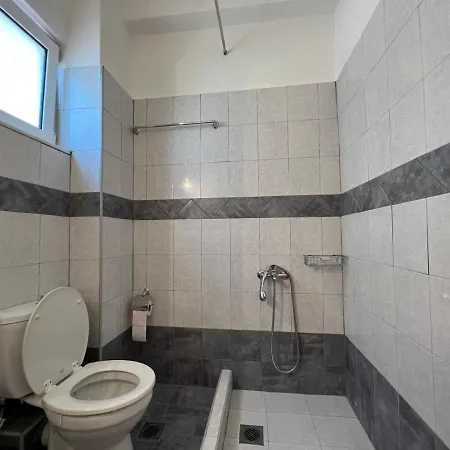 Triton Aparthotel *