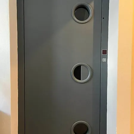 Triton Aparthotel 3*